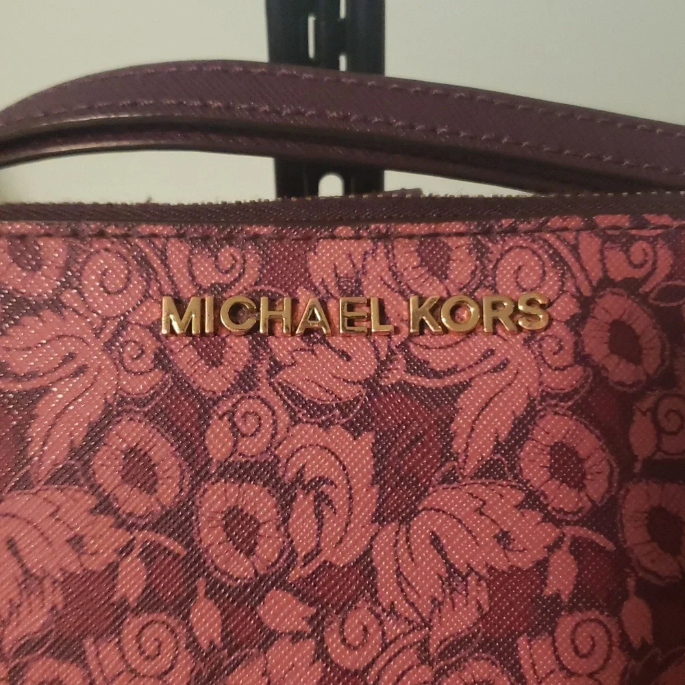 Michael Kors compact michael